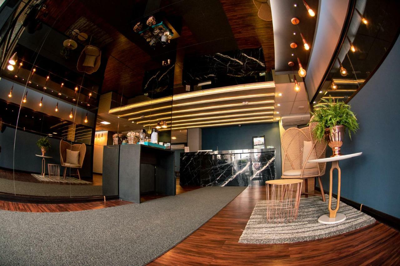 Jockey Class Hotel テレジーナ エクステリア 写真